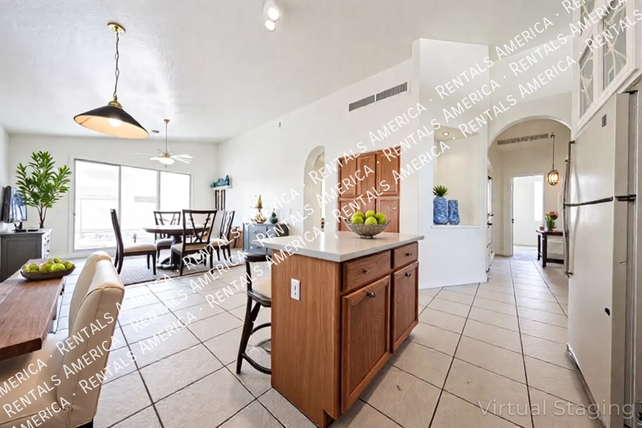 Building Photo - 7257 E Lakeview Ave