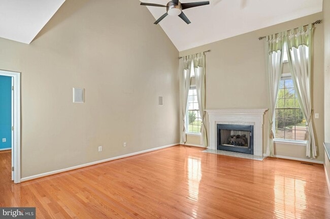 Building Photo - 43513 Lucketts Bridge Cir