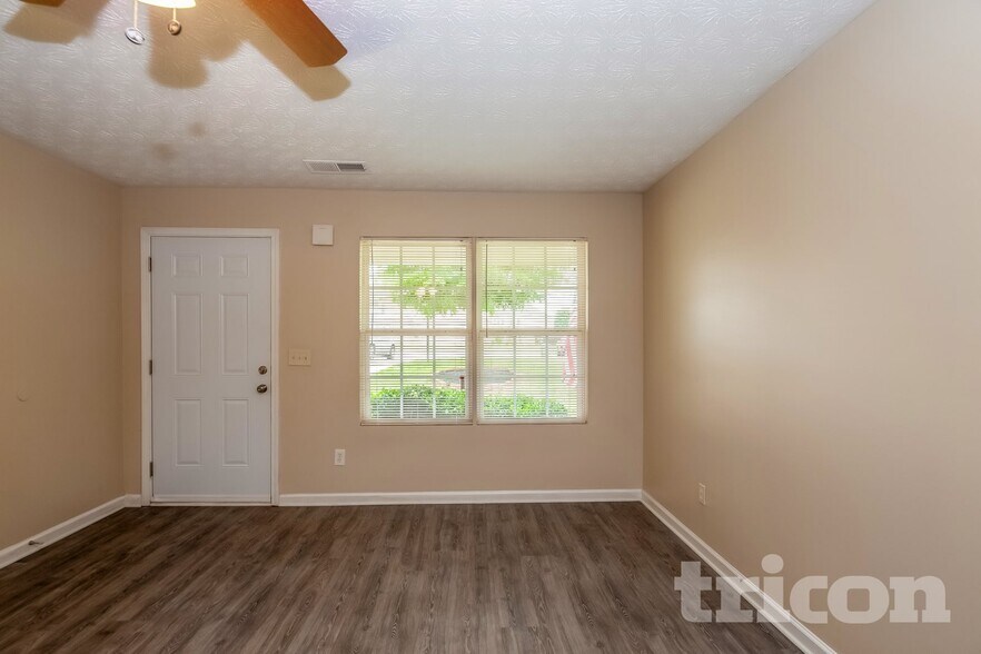 Building Photo - 145 Centerra Springs Dr