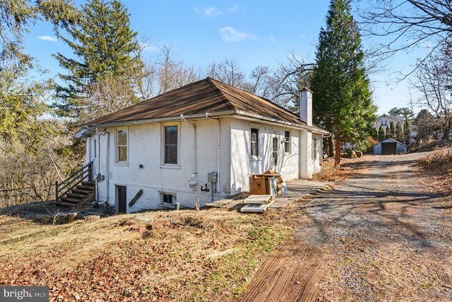 Building Photo - 939 Gravel Pike
