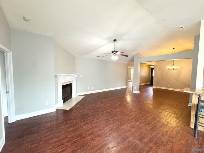 Building Photo - 105 Oak Shade Dr