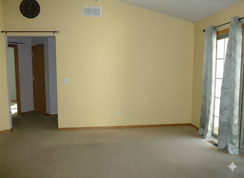 Building Photo - 2855 Coral Ct