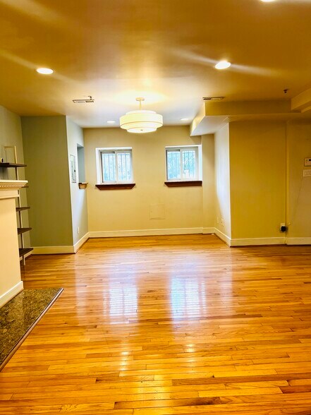 Building Photo - 1305 Clifton St NW