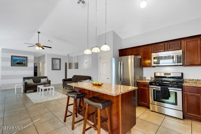 Building Photo - 3220 Scarlet Point Dr