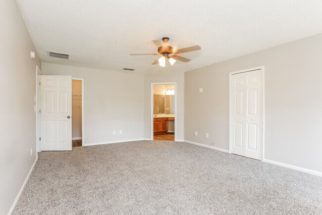 Building Photo - 2861 Taylor Hill Dr
