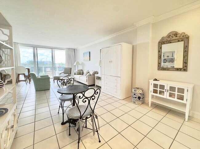 Building Photo - 2800 N Flagler Dr