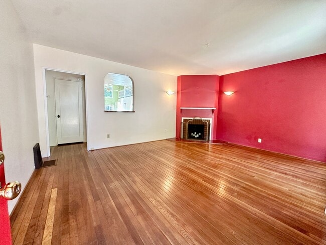 Building Photo - Lovely 3bd+/2ba Home in San Rafael