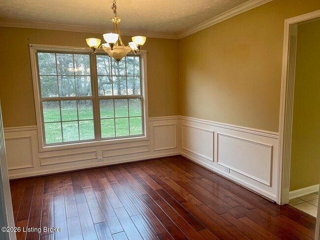 Building Photo - 5814 Waveland Cir