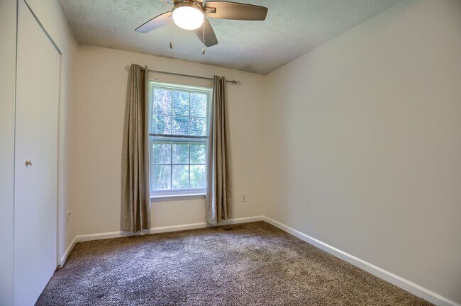 Building Photo - Contemporary Living At It's Finest in Lovely Owings Mills!!