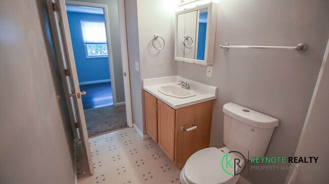 Building Photo - 6426 Silver Pheasant Ct