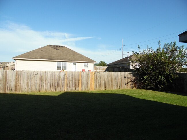 Building Photo - Great house in Bentonville