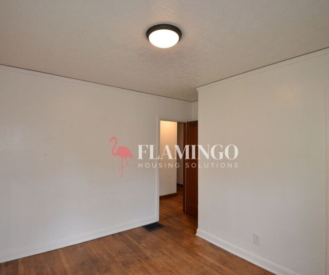 Building Photo - 2101 Riverside Dr