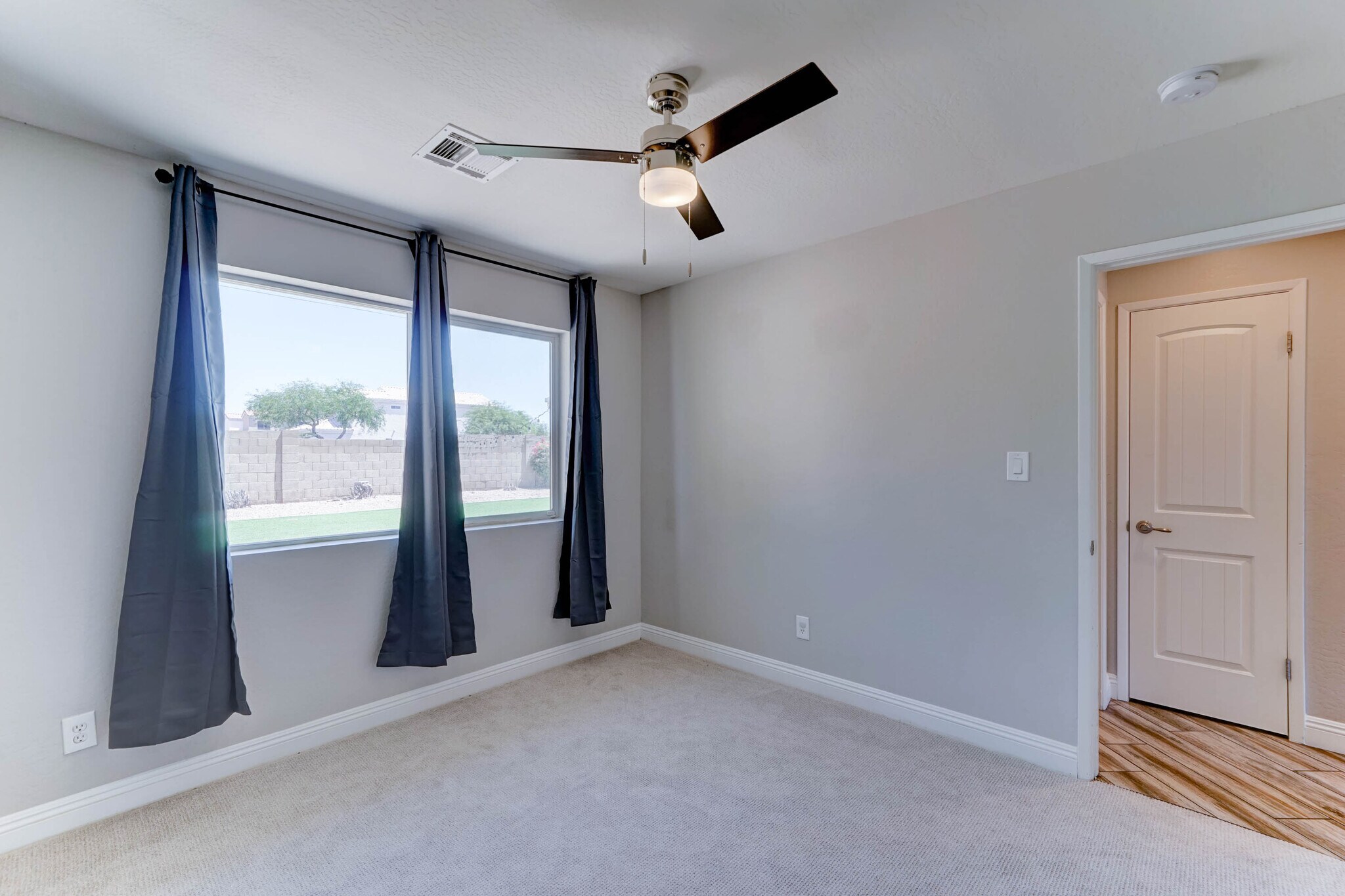 Building Photo - 1716 W Villa Theresa Dr