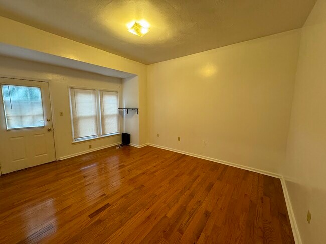 Building Photo - 920 Bellefonte St