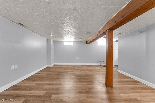 Building Photo - 15604 Benhoff Dr