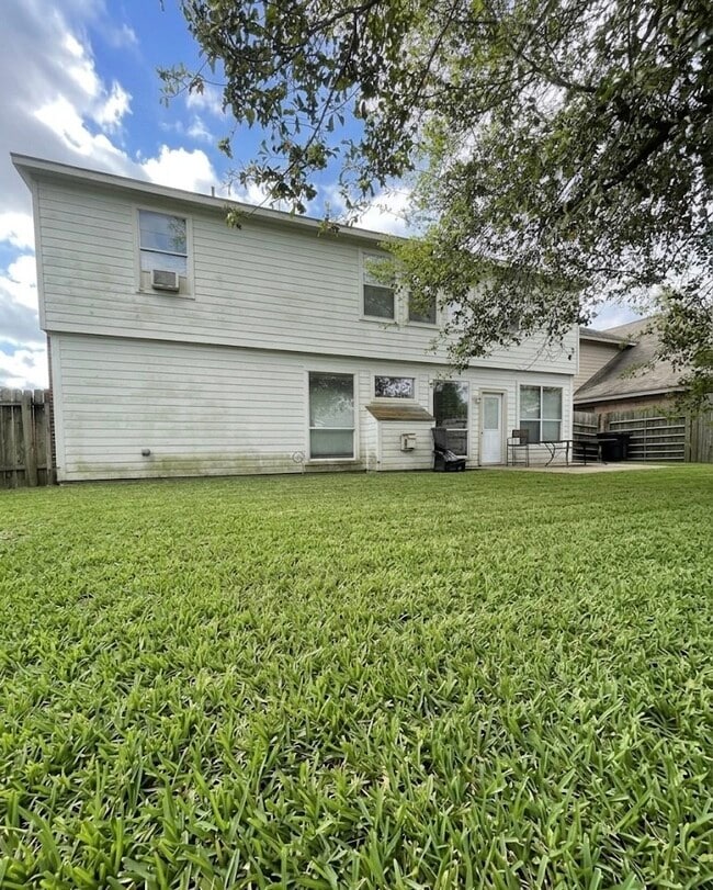 Building Photo - 931 N Sky Dr