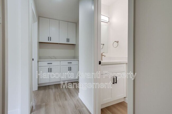 Building Photo - 523 S Barnwell St