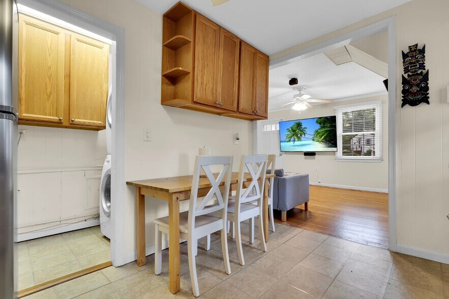 Dining table - 9100 51st Ave