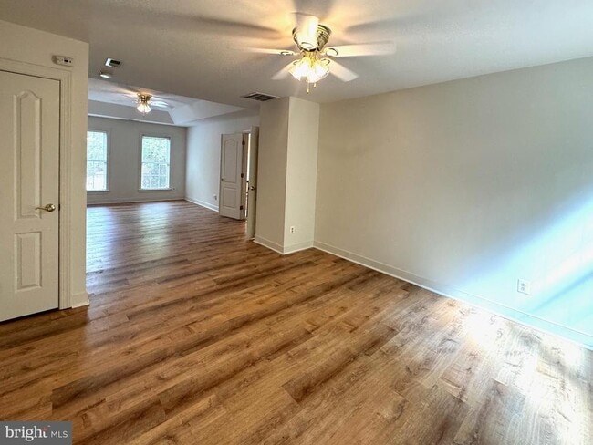 Building Photo - 11000 Farmview Way