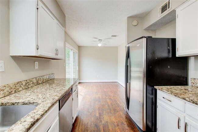 Building Photo - 1301 Parkaire Crossing