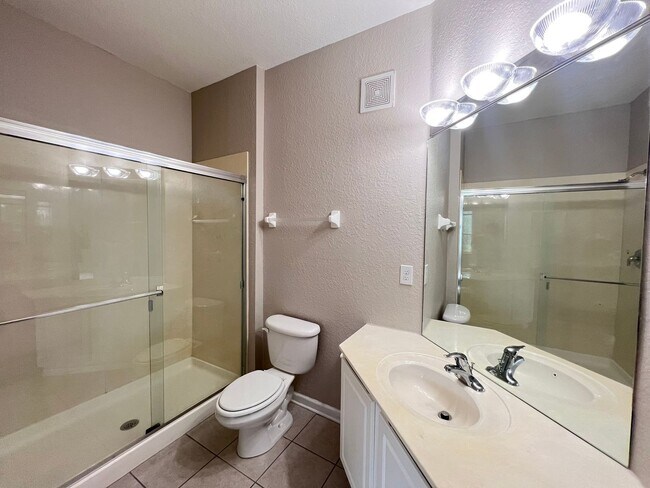 Building Photo - Great Apartment for rent!