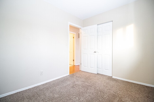 Building Photo - 2038 Airline Ave