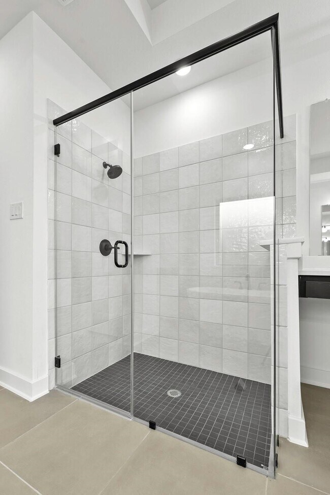 Building Photo - 24834 White Alder Wy