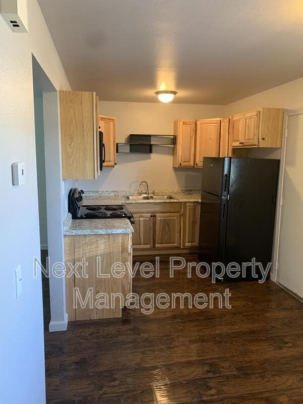 Building Photo - 178 Rosewood Dr