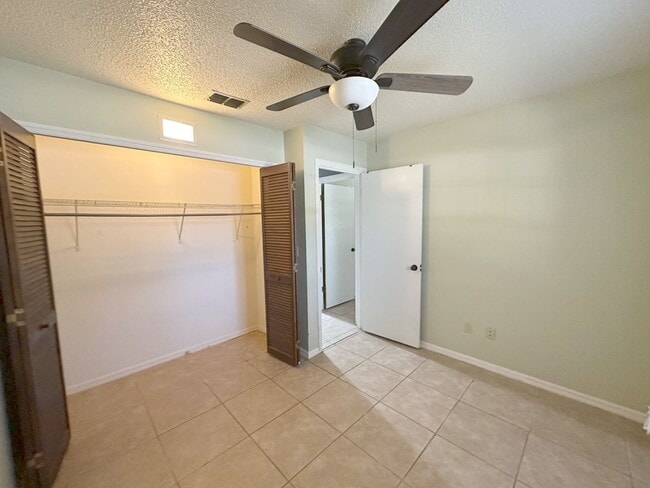 Building Photo - Charming 3-Bedroom Pool Home on a Quiet Cul-de-Sac in Rosemont