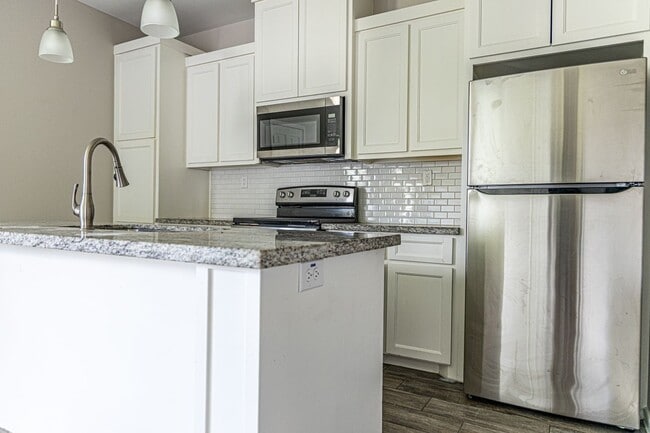 Building Photo - 5808 Sandpiper Ave