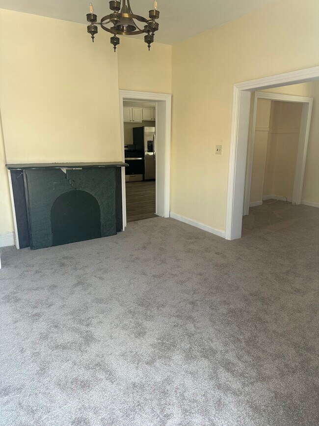 Building Photo - 534 S Pearl St