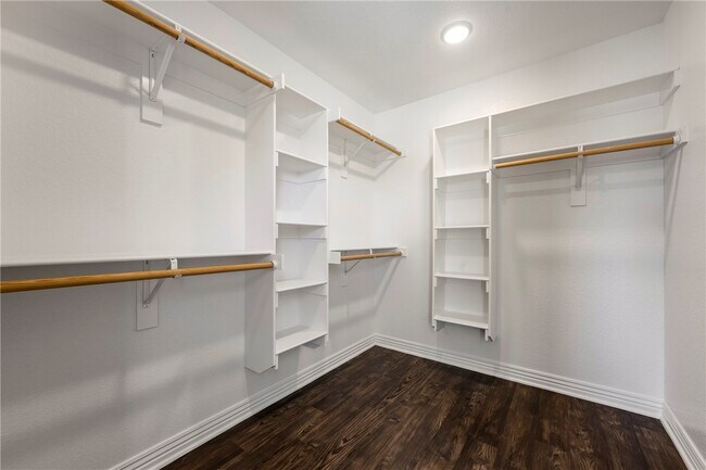 Building Photo - 121 Carrington Ave