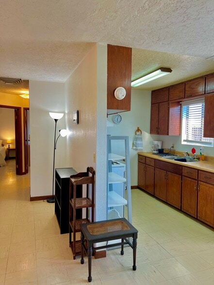 Building Photo - 3058 Tenorio Dr