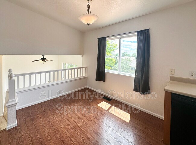 Building Photo - 5942 Vallecito Dr