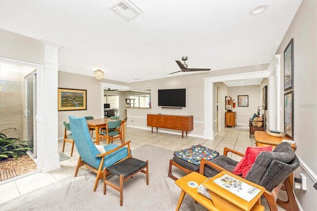 Building Photo - 3905 Glen Oaks Manor Dr