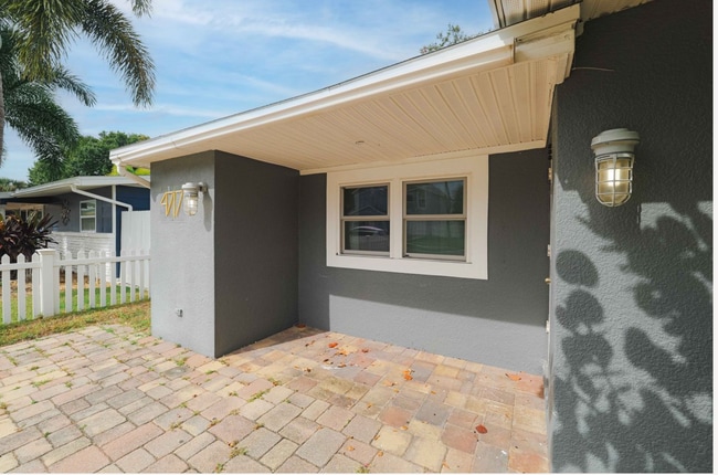 Primary Photo - Leila Ave