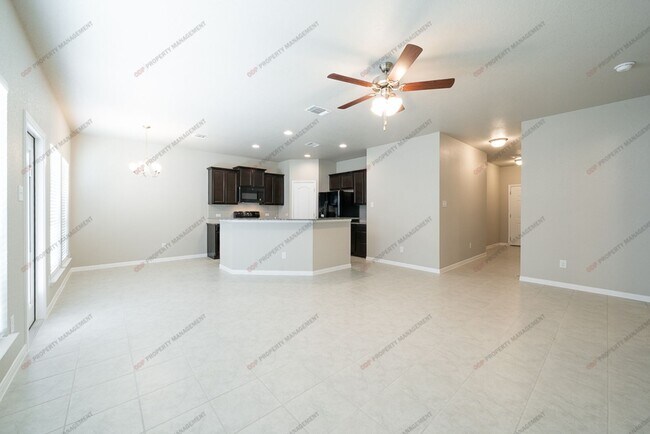 Building Photo - 716 Skylar Heights Dr