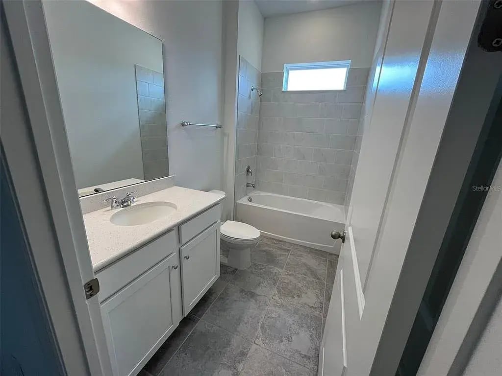 FULL BATH - 3118 FIshpond Ln