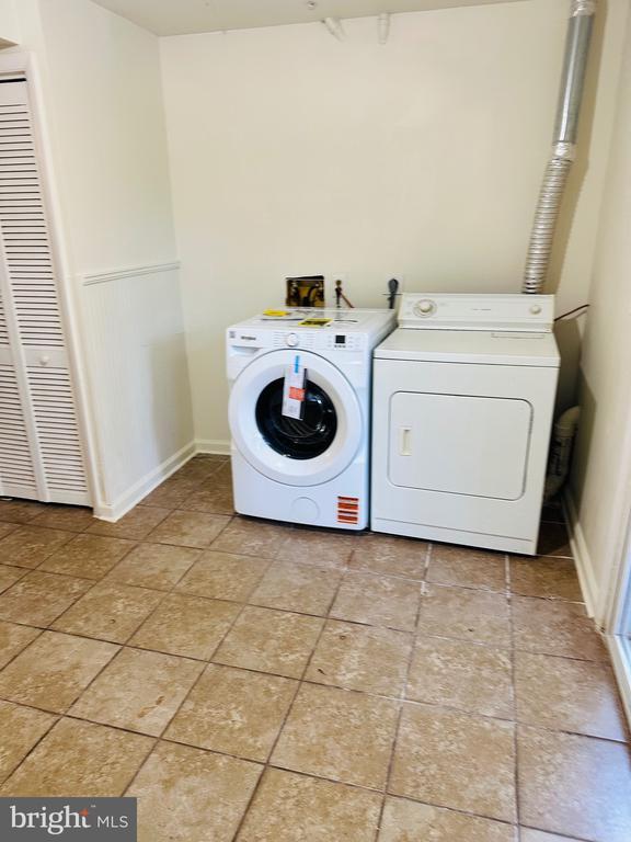 Building Photo - 22 Alden Ct