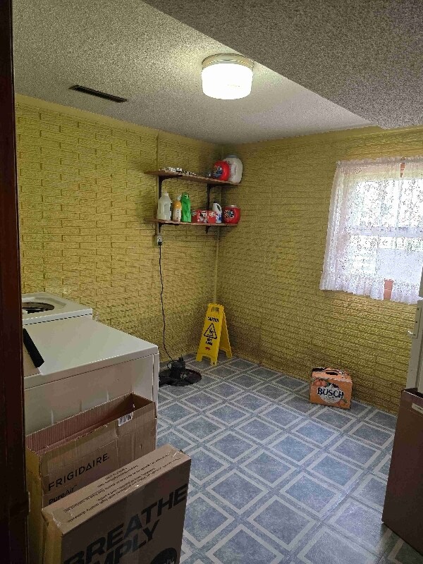 Building Photo - 2111 Palmer Cir