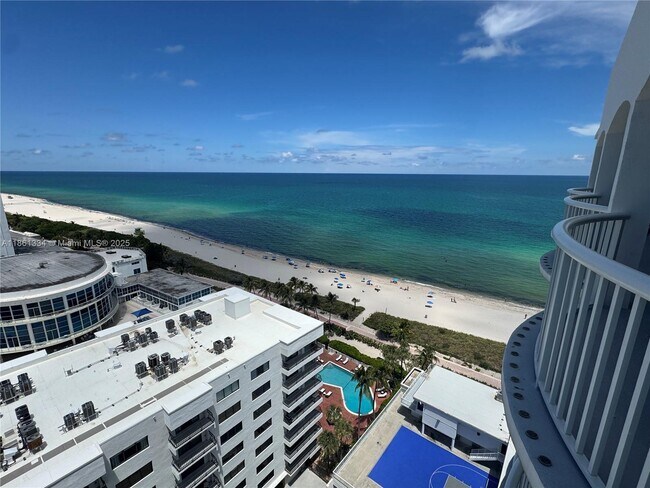 Building Photo - 5401 Collins Ave