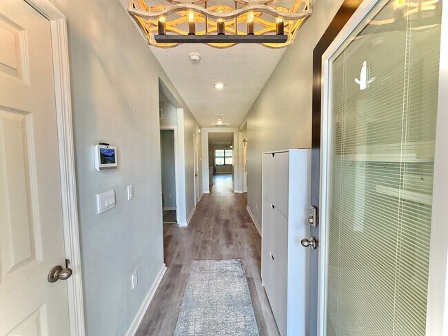 Building Photo - Spacious Home in Crystal Bay offering 4 bedrooms with upgrades throughout