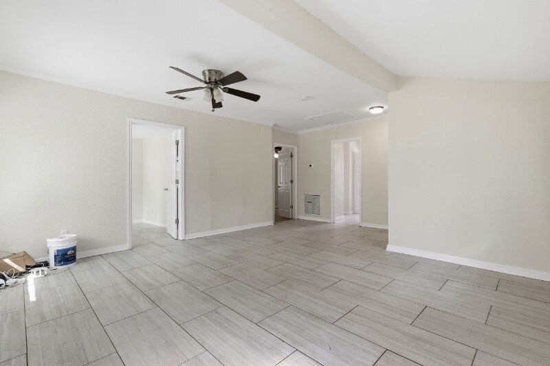 Building Photo - 1031 James Ave S