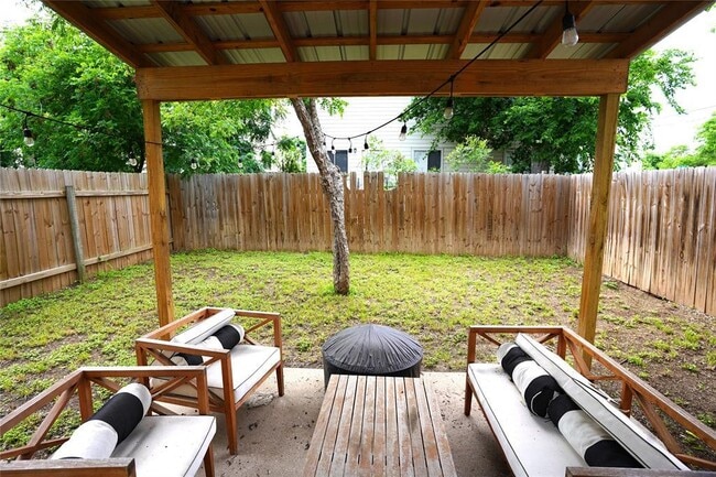 Building Photo - 1700 Constantino Cir