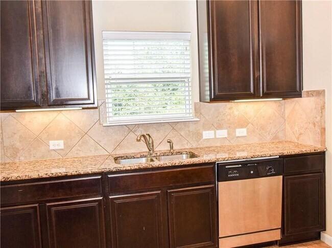 Building Photo - 8548 White Ibis Dr