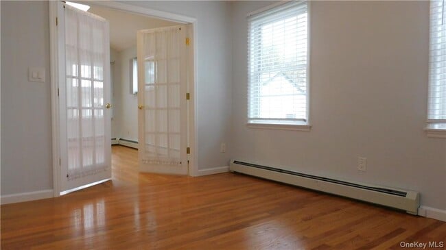 Building Photo - 10 S Nauraushaun Rd