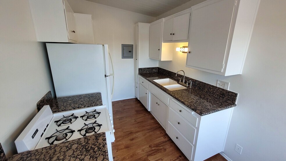 Building Photo - 6251 Milton Ave