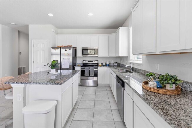 Building Photo - 17241 Goldcrest Loop