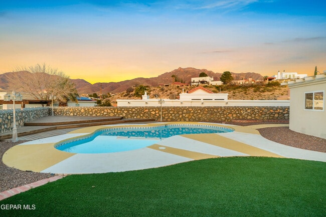 Building Photo - 6205 La Posta Dr