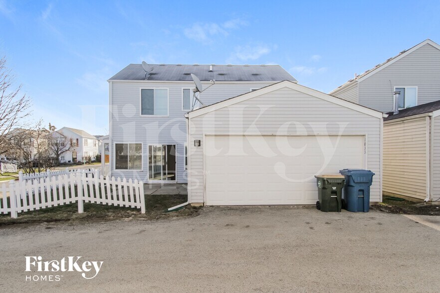 Building Photo - 1033 Four Seasons Blvd